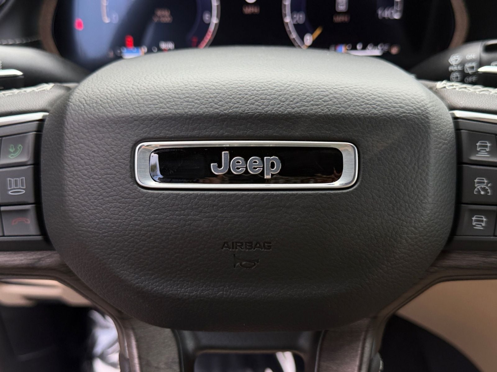 2027 Jeep Grand Cherokee GRAND CHEROKEE LIMITED 4X4