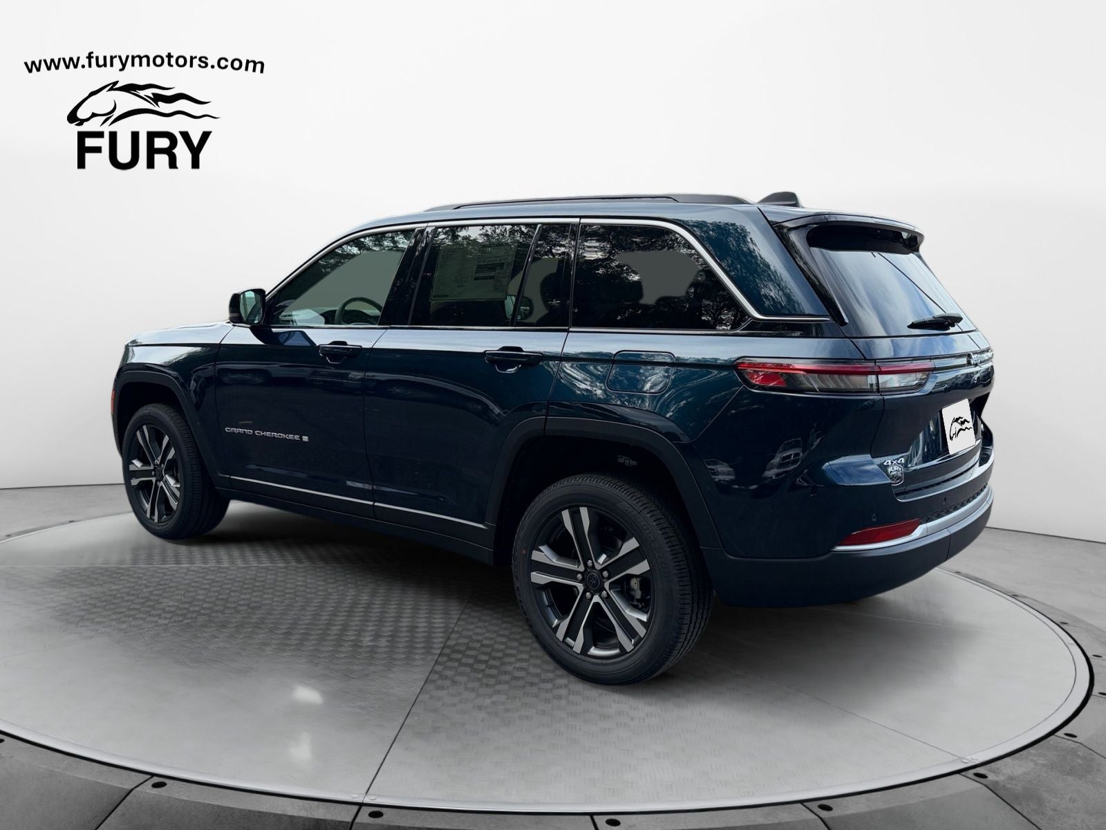 2027 Jeep Grand Cherokee GRAND CHEROKEE LIMITED 4X4
