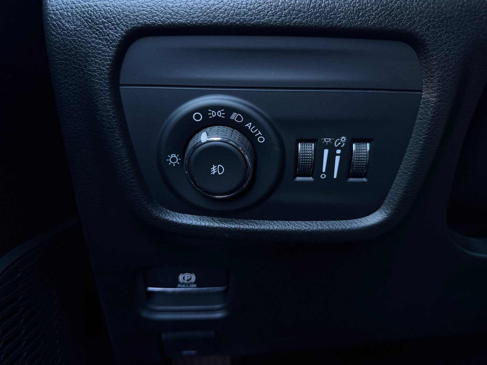 2027 Jeep Grand Cherokee GRAND CHEROKEE LIMITED RESERVE 4X4