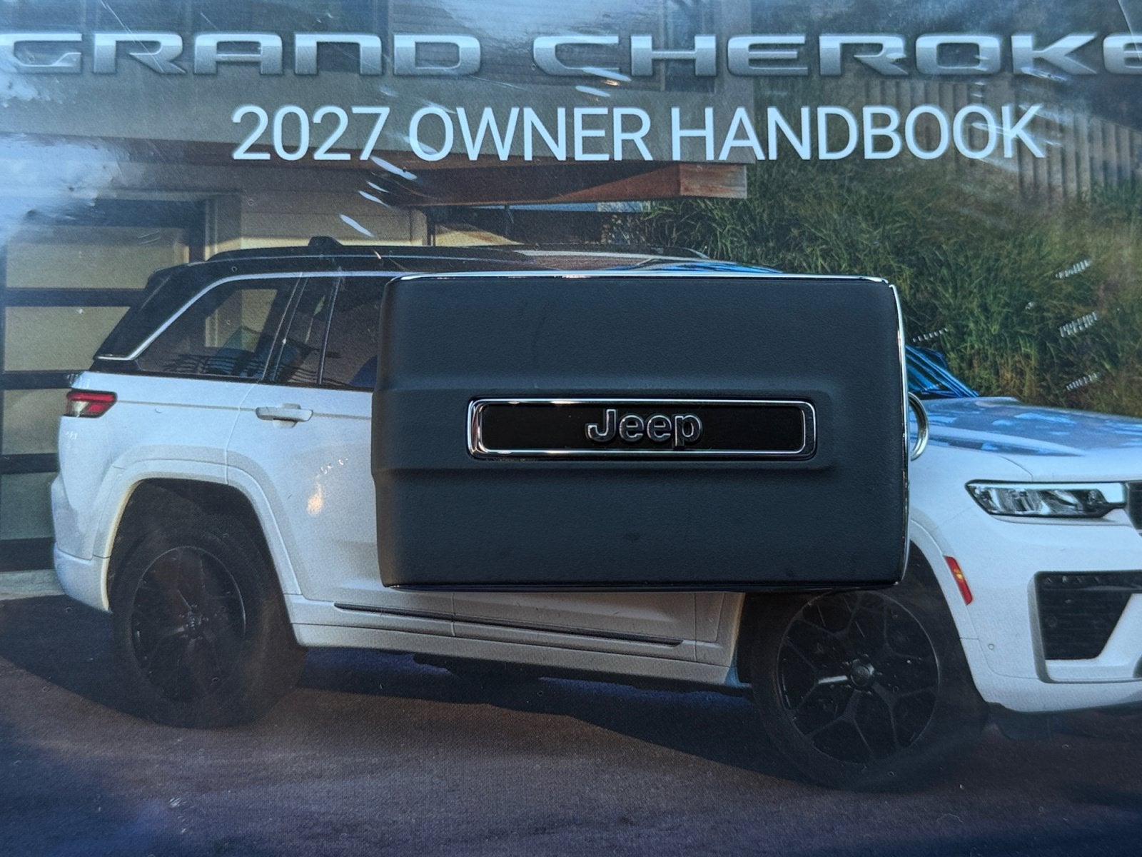 2027 Jeep Grand Cherokee GRAND CHEROKEE LIMITED 4X4