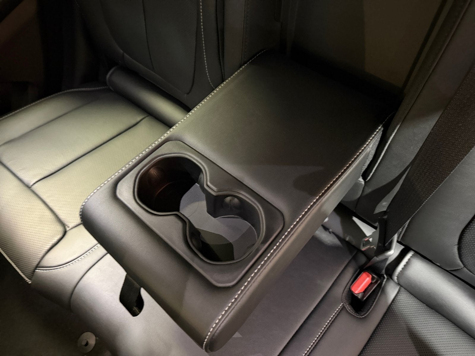 2027 Jeep Grand Cherokee Limited Reserve