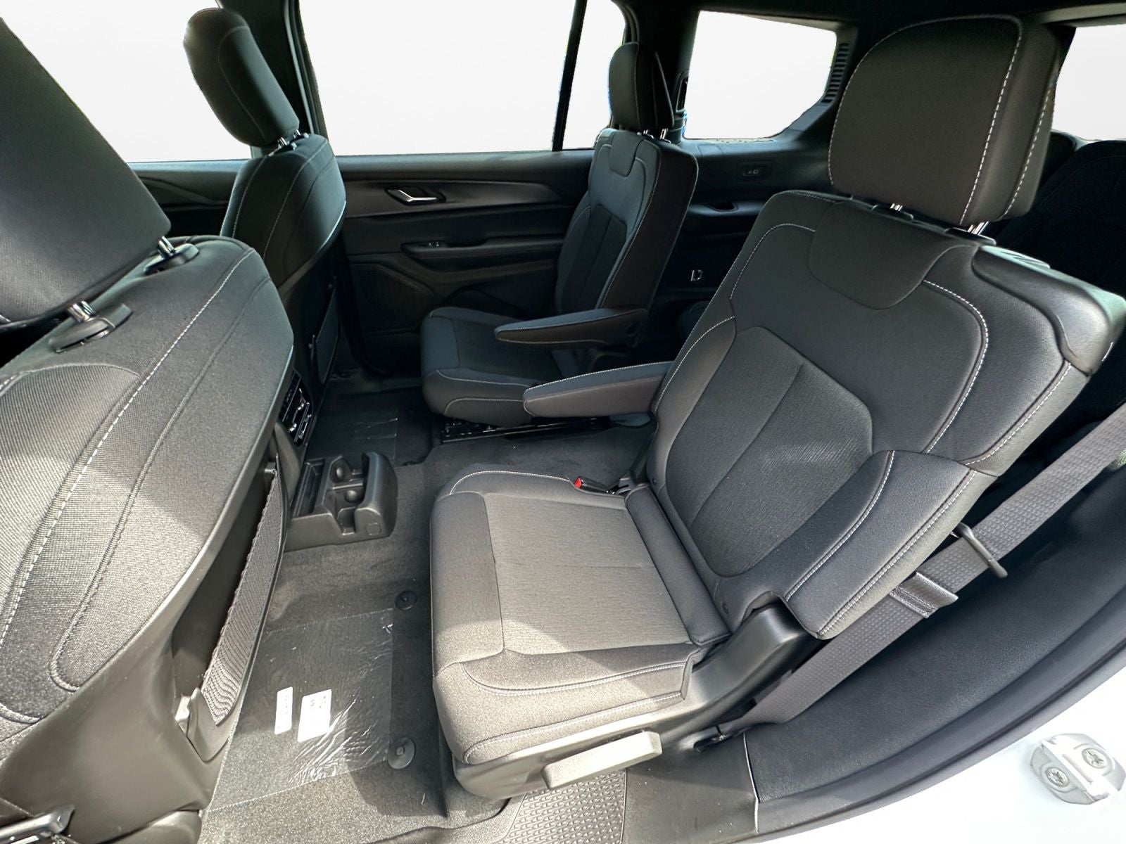 2026 Jeep Grand Cherokee GRAND CHEROKEE L LAREDO X 4X4