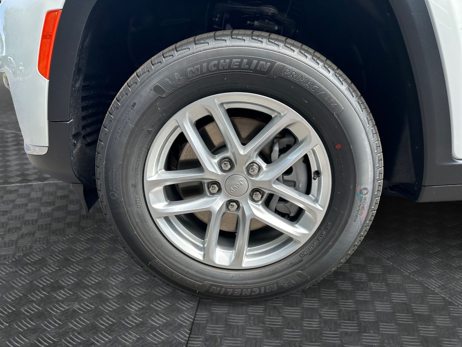 2026 Jeep Grand Cherokee GRAND CHEROKEE L LAREDO X 4X4