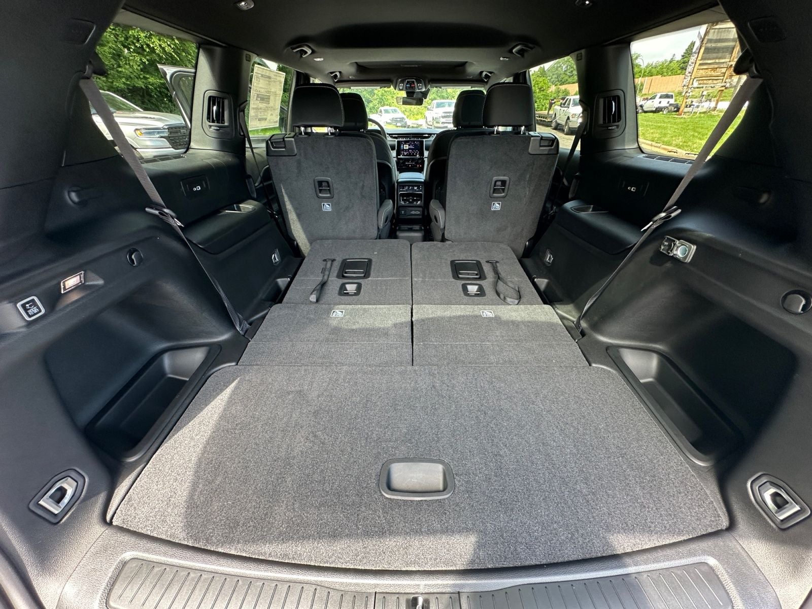 2026 Jeep Grand Cherokee GRAND CHEROKEE L LAREDO X 4X4