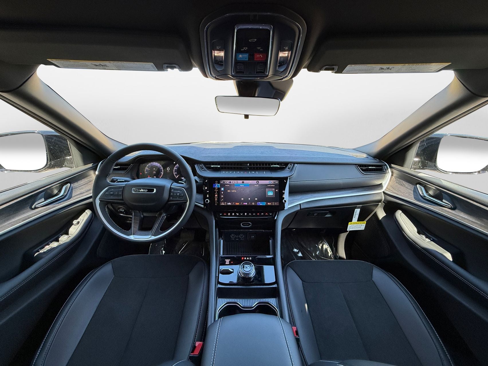 2027 Jeep Grand Cherokee Laredo Altitude