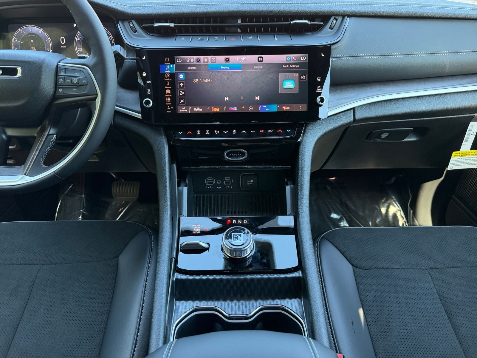 2027 Jeep Grand Cherokee Laredo Altitude