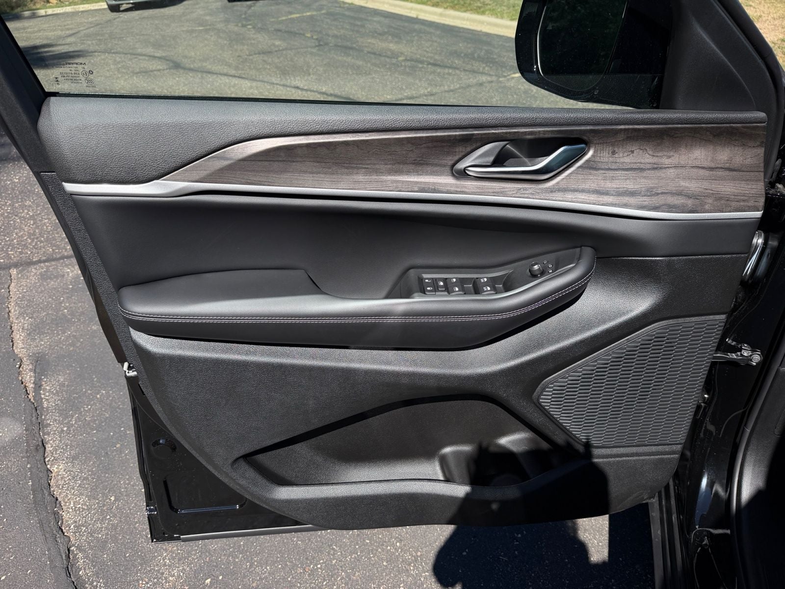 2027 Jeep Grand Cherokee Laredo Altitude