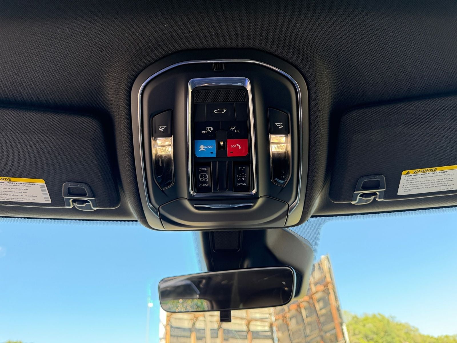 2027 Jeep Grand Cherokee Laredo Altitude
