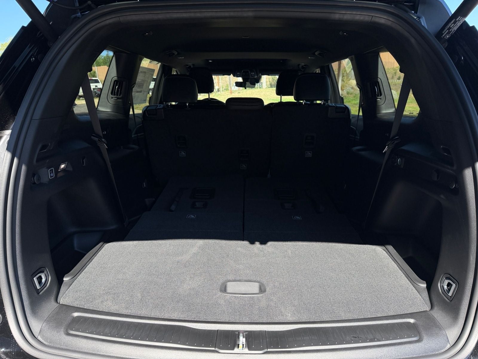 2027 Jeep Grand Cherokee Laredo Altitude