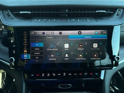 2027 Jeep Grand Cherokee Laredo Altitude