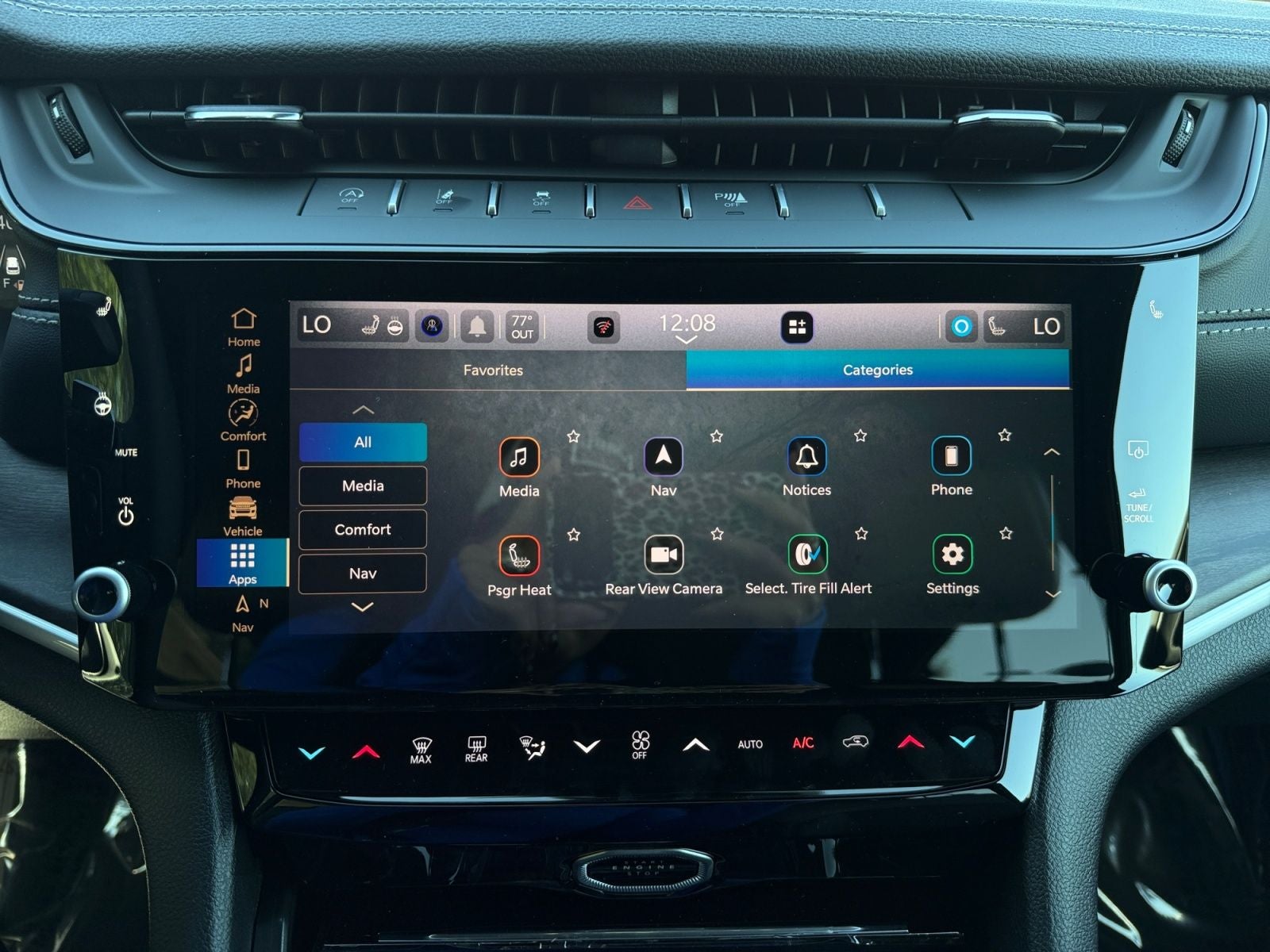 2027 Jeep Grand Cherokee Laredo Altitude