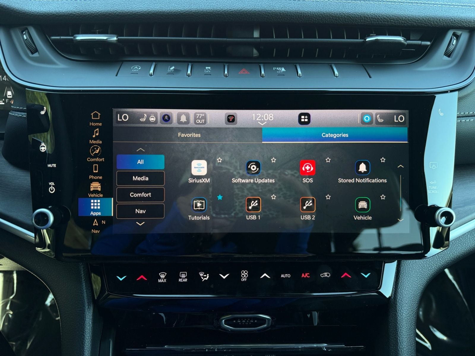 2027 Jeep Grand Cherokee Laredo Altitude