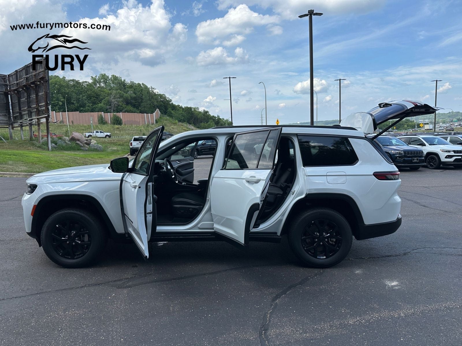 2026 Jeep Grand Cherokee GRAND CHEROKEE L LAREDO ALTITUDE 4X4