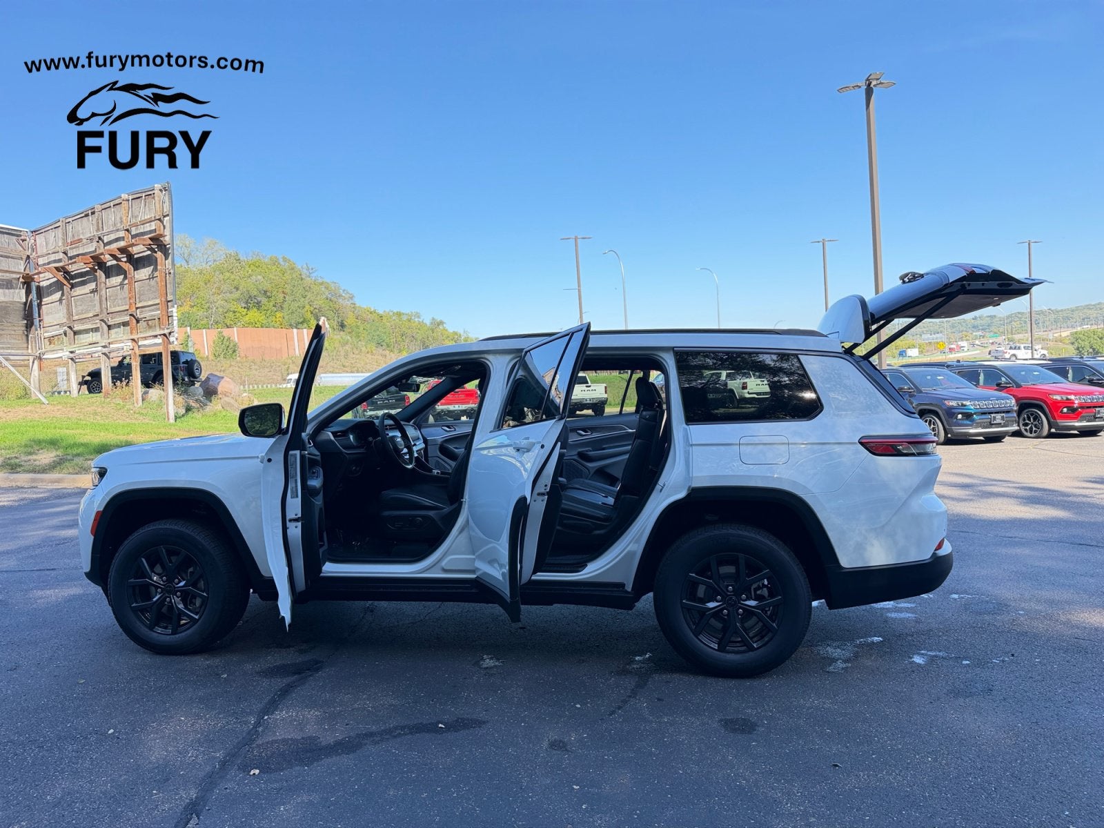 2027 Jeep Grand Cherokee GRAND CHEROKEE L LAREDO ALTITUDE 4X4