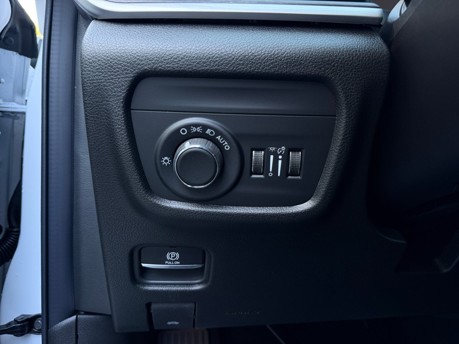 2027 Jeep Grand Cherokee GRAND CHEROKEE L LAREDO ALTITUDE 4X4
