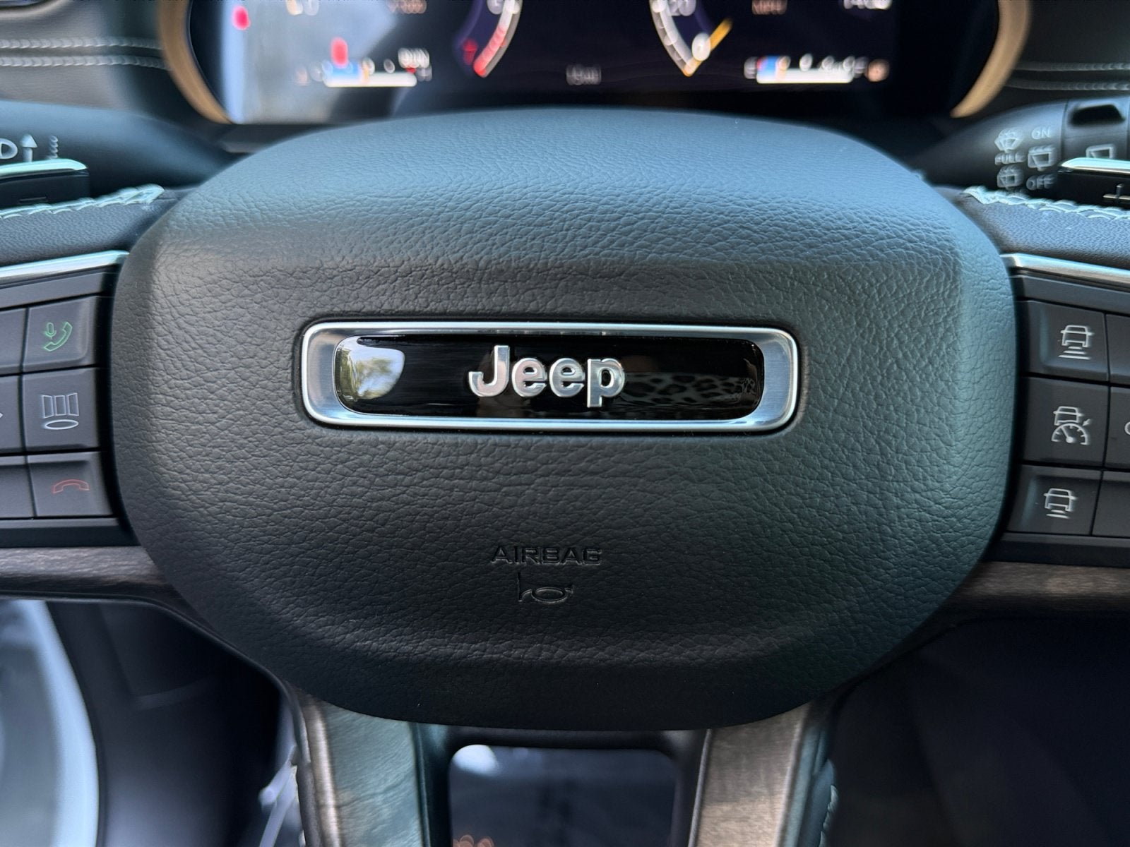 2027 Jeep Grand Cherokee GRAND CHEROKEE L LAREDO ALTITUDE 4X4