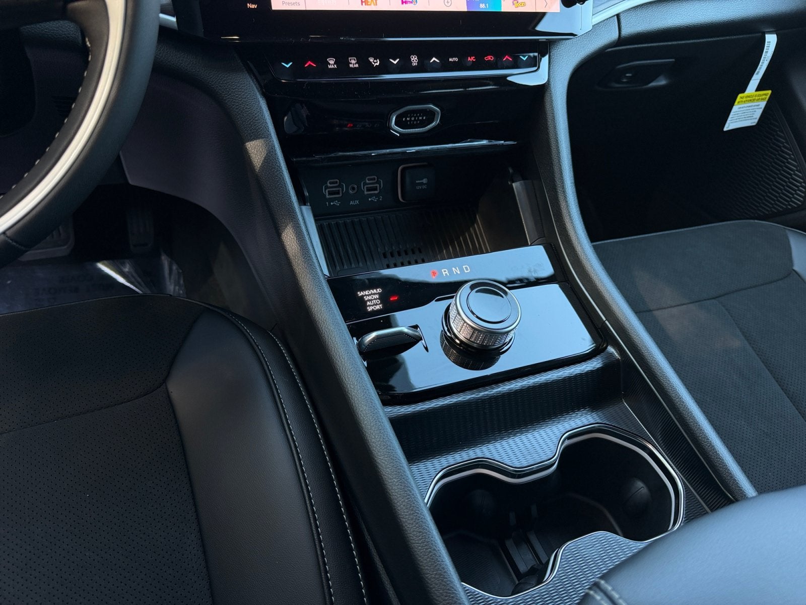 2027 Jeep Grand Cherokee GRAND CHEROKEE L LAREDO ALTITUDE 4X4