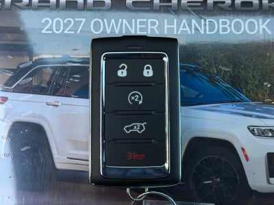 2027 Jeep Grand Cherokee GRAND CHEROKEE L LAREDO ALTITUDE 4X4