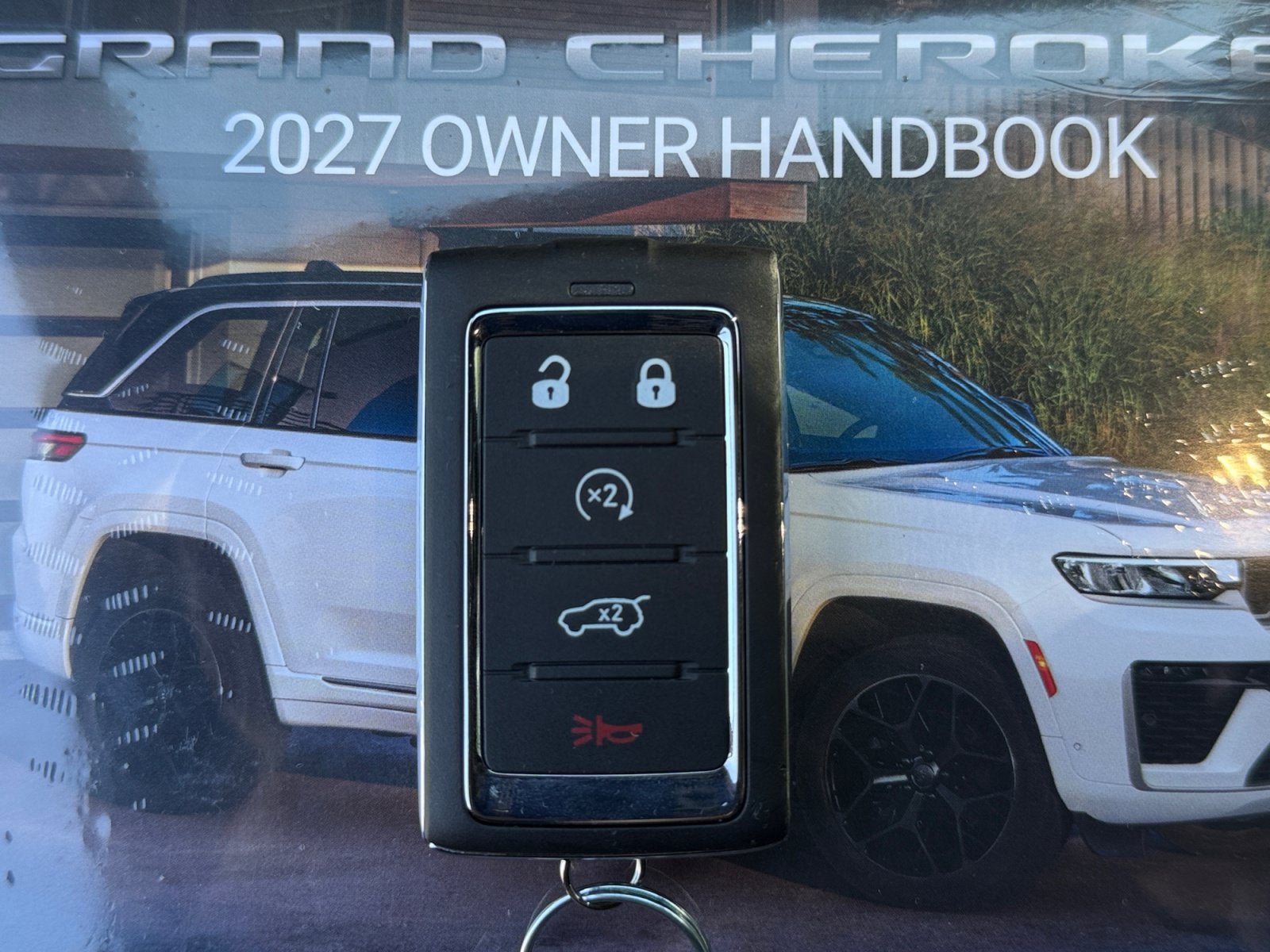 2027 Jeep Grand Cherokee GRAND CHEROKEE L LIMITED 4X4