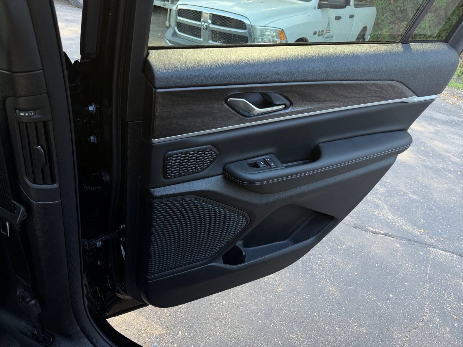 2027 Jeep Grand Cherokee GRAND CHEROKEE L LIMITED 4X4