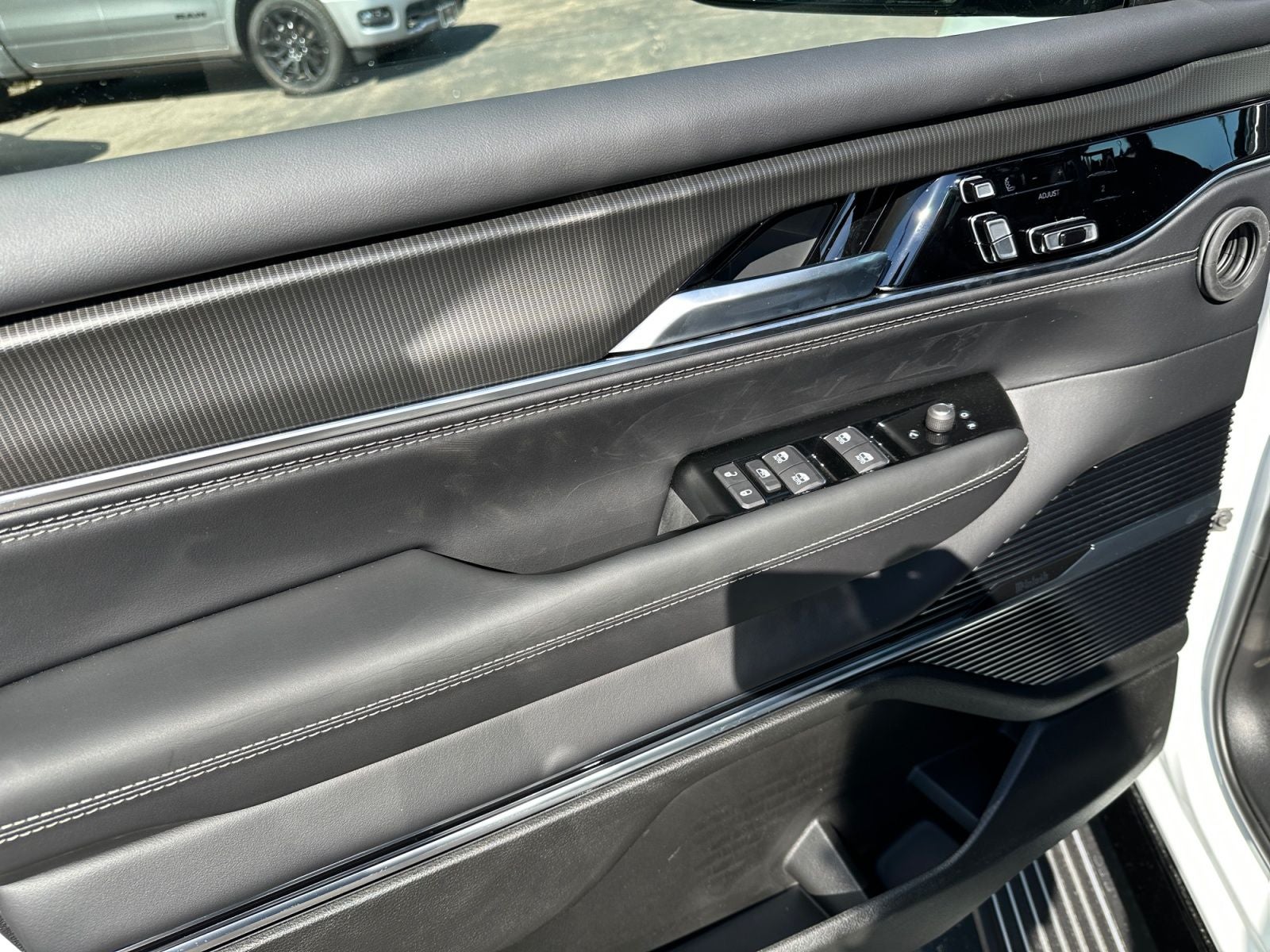 2026 Jeep Grand Wagoneer Summit Obsidian