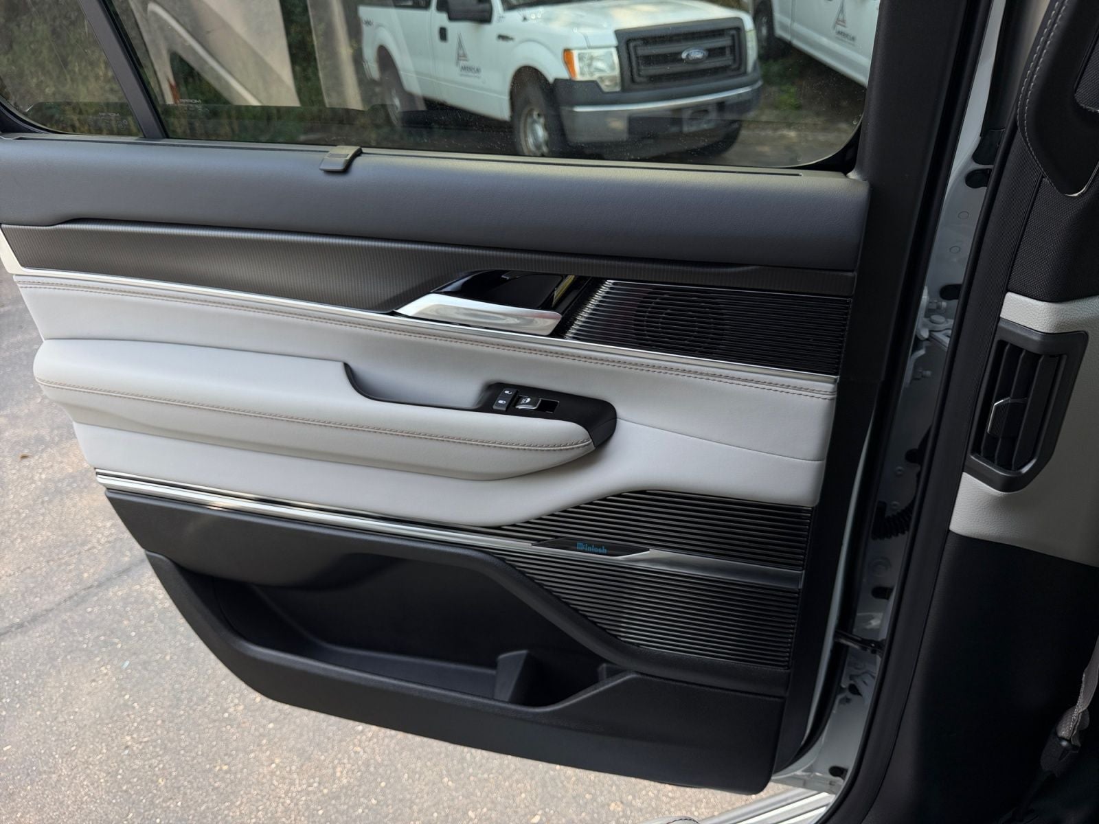 2026 Jeep Grand Wagoneer GRAND WAGONEER SUMMIT OBSIDIAN 4X4