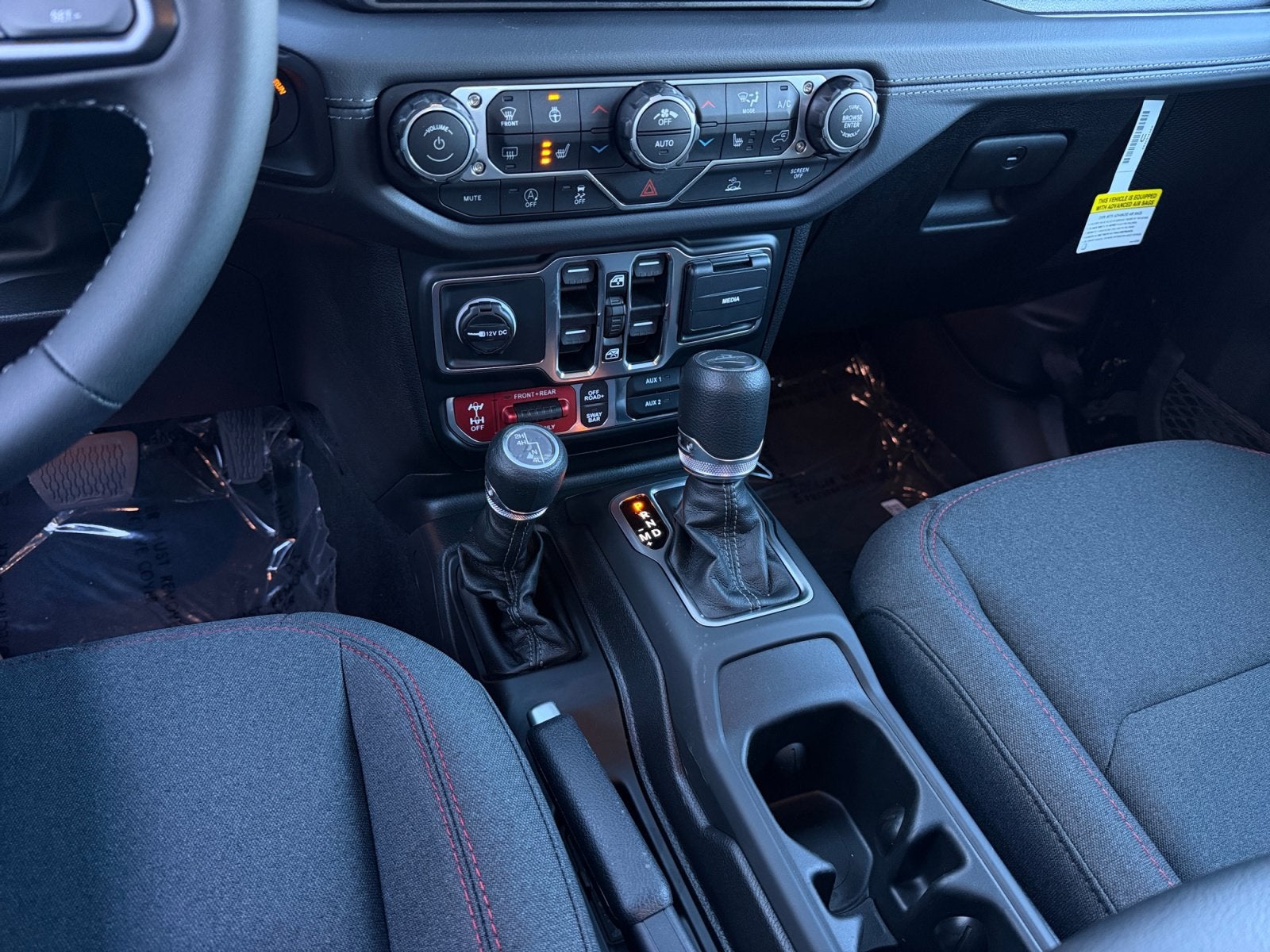 2027 Jeep Gladiator GLADIATOR RUBICON 4X4
