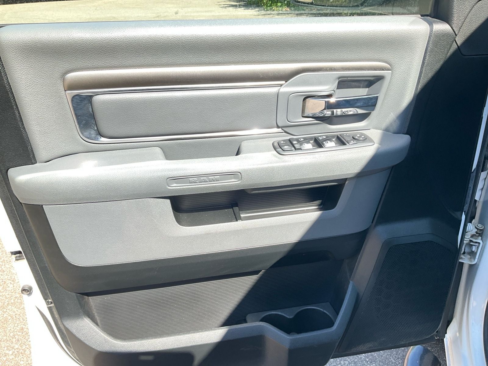 2018 RAM 1500 SLT