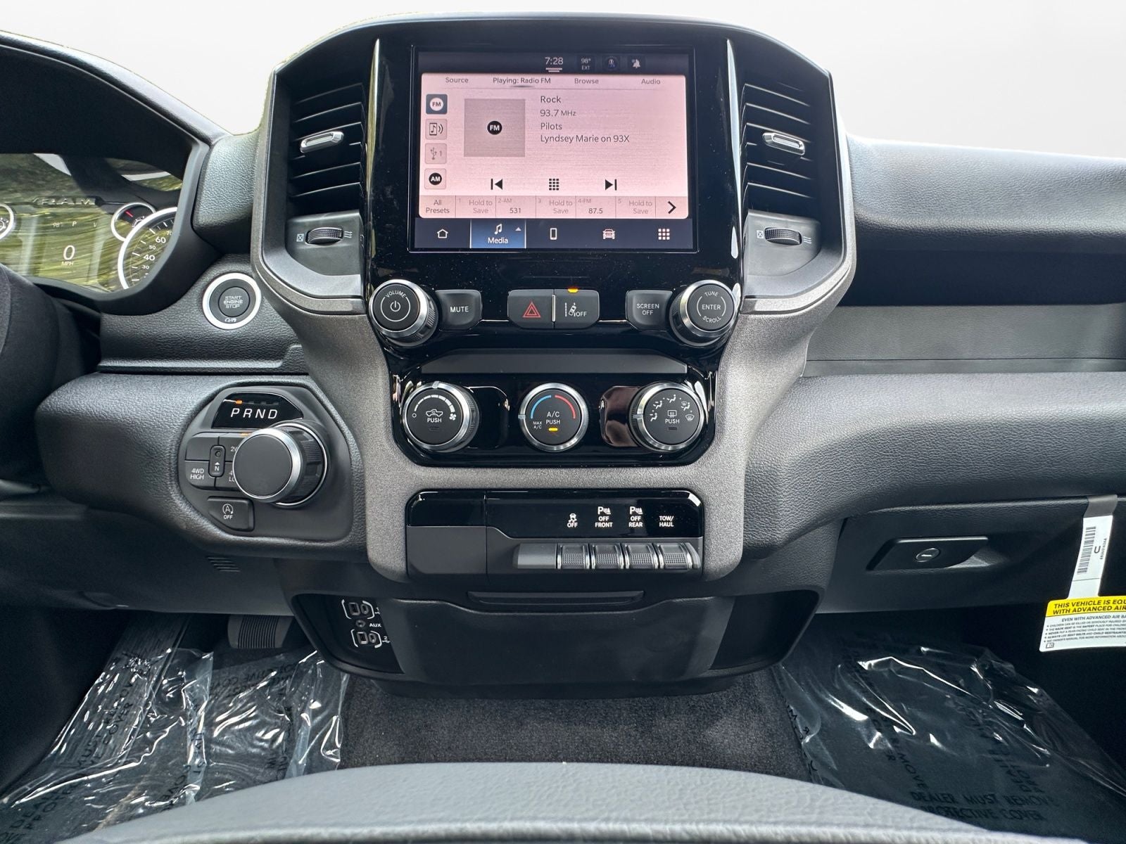 2026 RAM Ram 1500 RAM 1500 TRADESMAN QUAD CAB 4X4 6'4' BOX