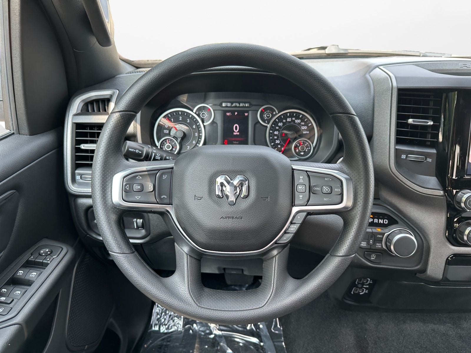 2026 RAM Ram 1500 RAM 1500 TRADESMAN QUAD CAB 4X4 6'4' BOX