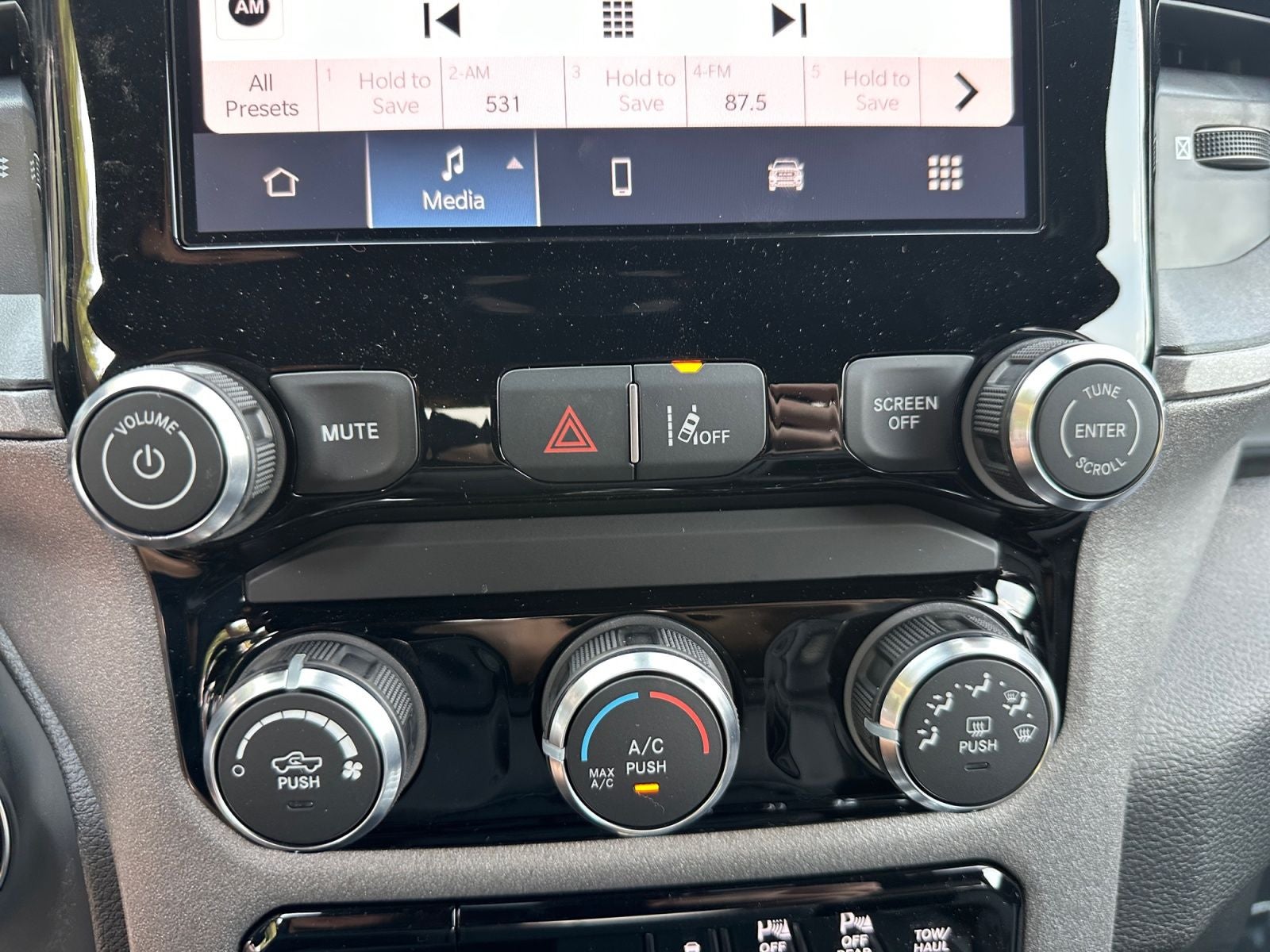 2026 RAM Ram 1500 RAM 1500 TRADESMAN QUAD CAB 4X4 6'4' BOX