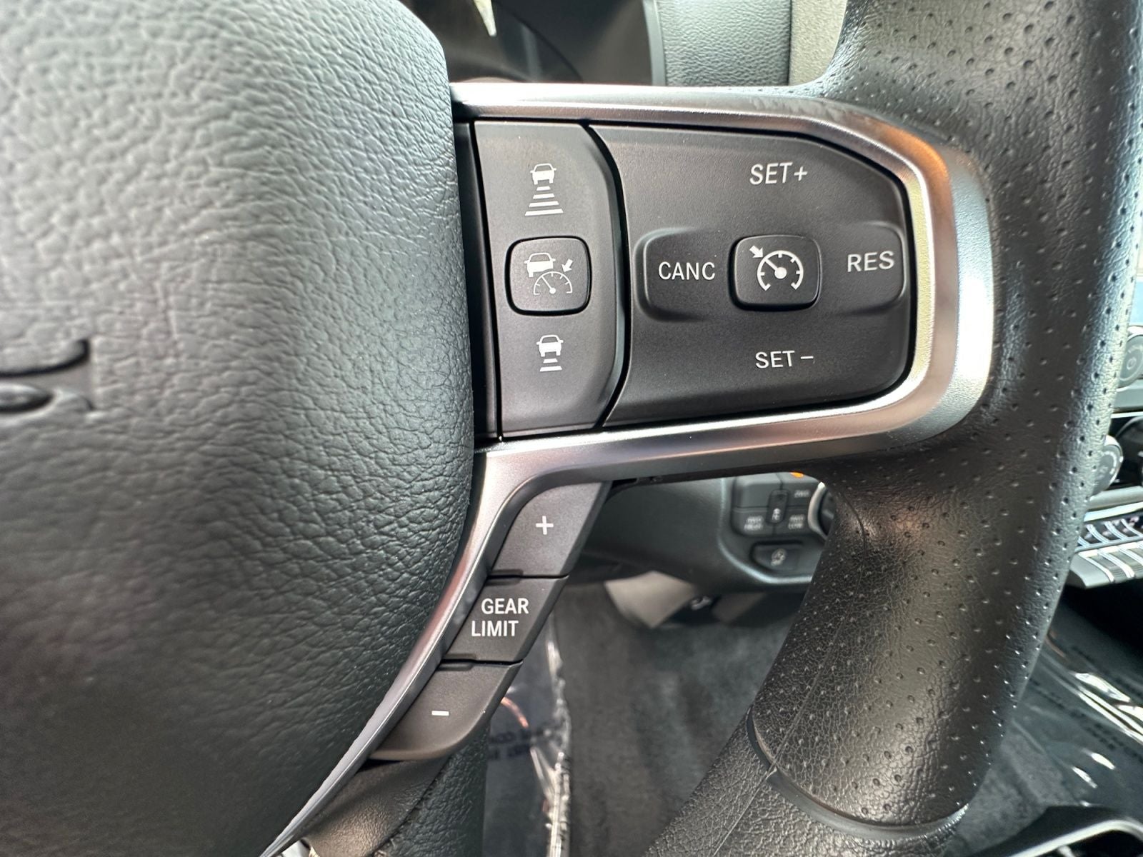 2026 RAM Ram 1500 RAM 1500 TRADESMAN QUAD CAB 4X4 6'4' BOX