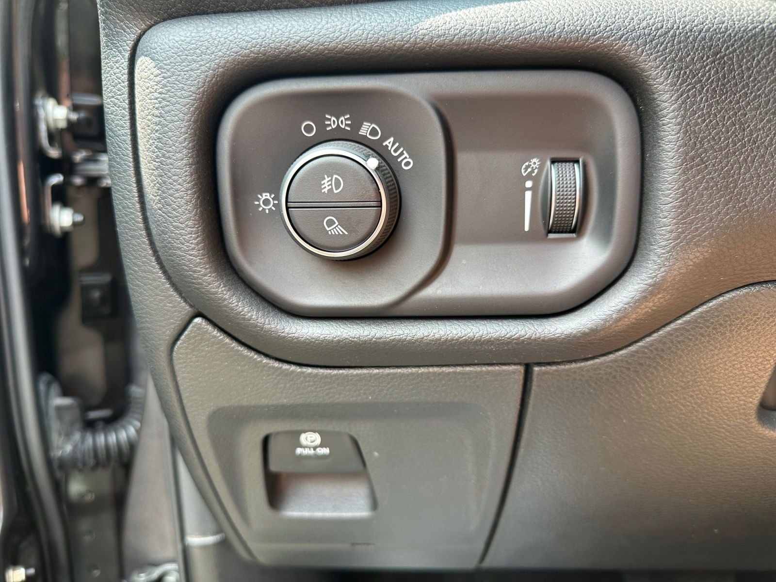 2024 RAM 1500 Big Horn Crew Cab 4x4 5'7' Box