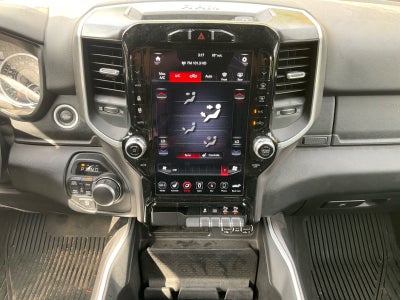 2020 RAM 1500 Big Horn Crew Cab 4x4 5'7' Box