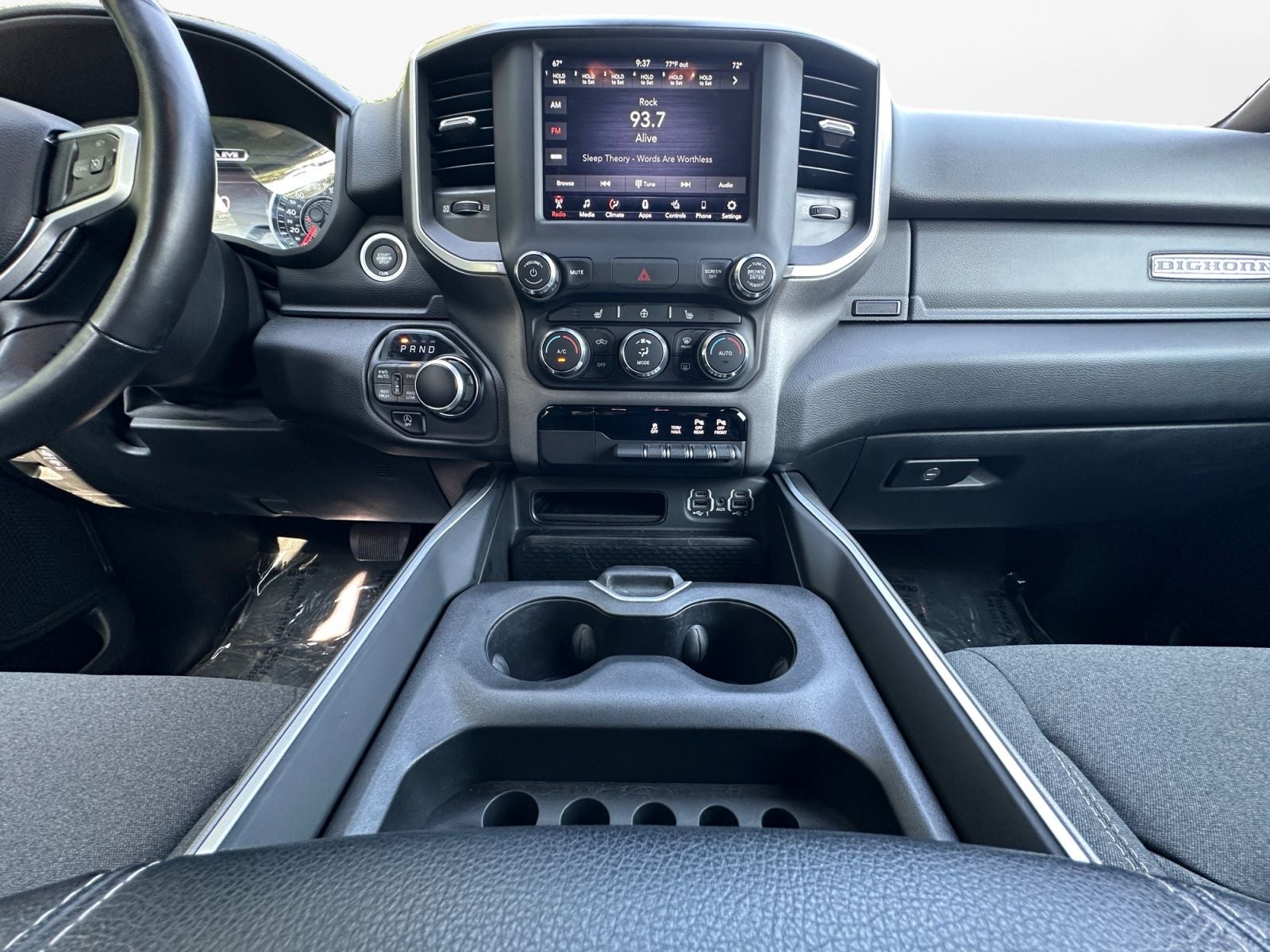 2020 RAM 1500 Big Horn Crew Cab 4x4 5'7' Box