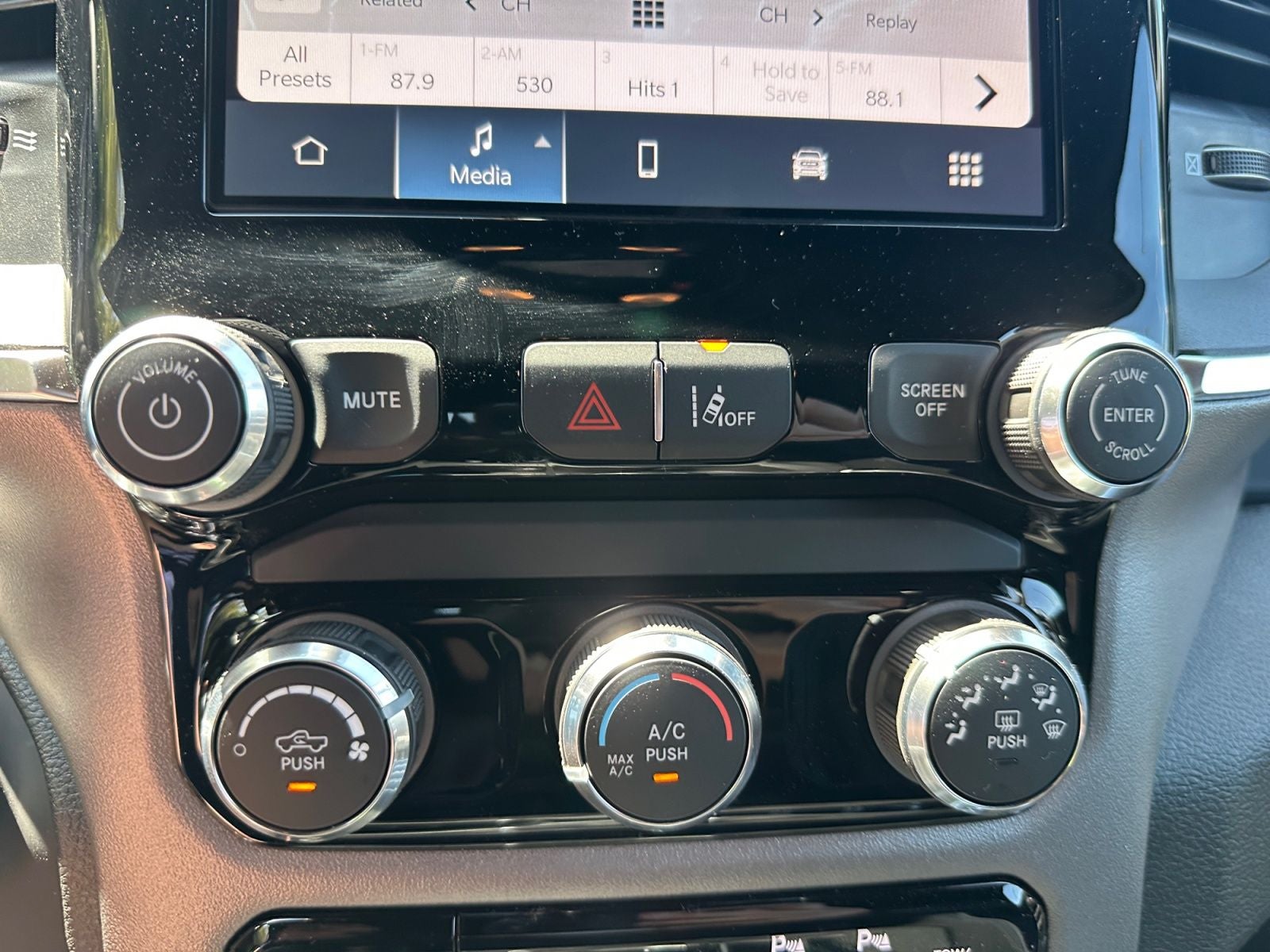 2026 RAM Ram 1500 RAM 1500 EXPRESS CREW CAB 4X4 5'7' BOX