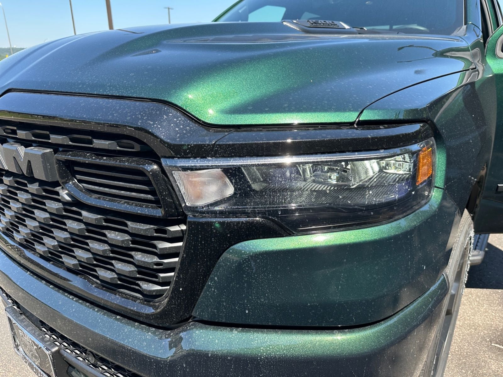 2026 RAM Ram 1500 RAM 1500 EXPRESS CREW CAB 4X4 5'7' BOX