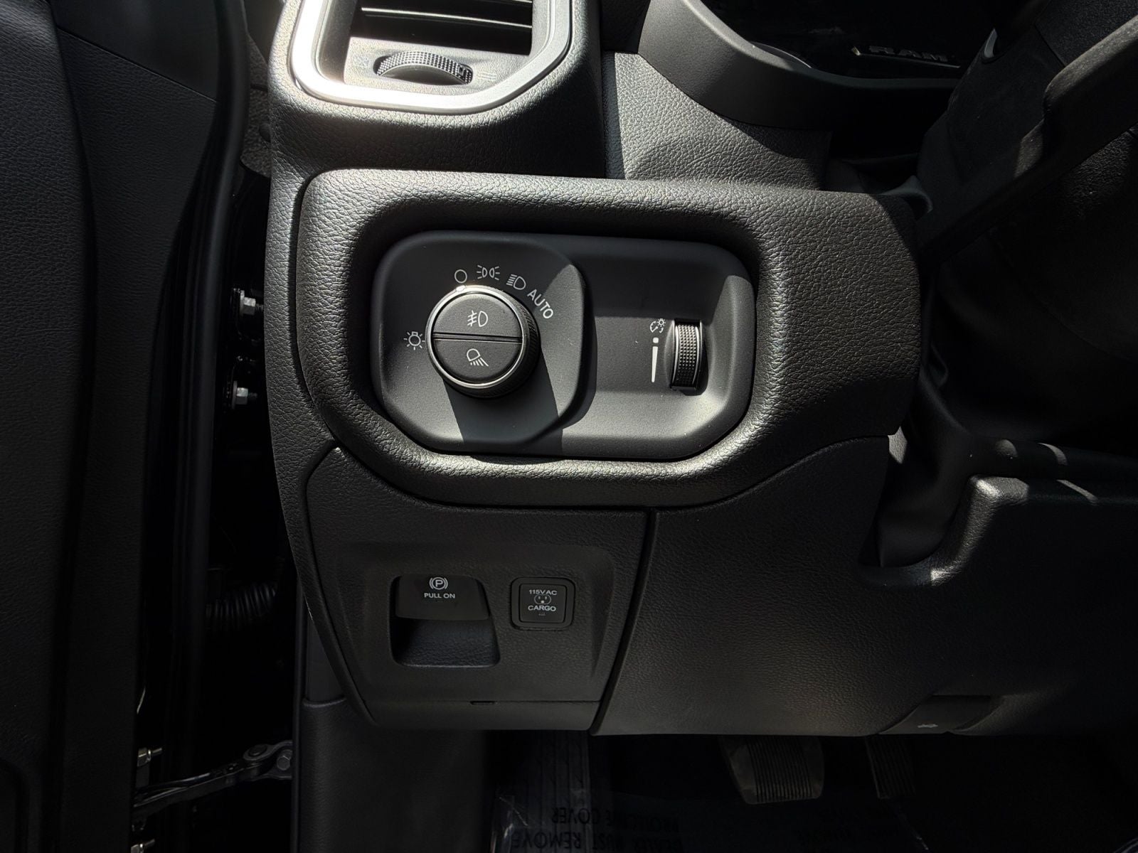 2026 RAM Ram 1500 RAM 1500 EXPRESS CREW CAB 4X4 5'7' BOX