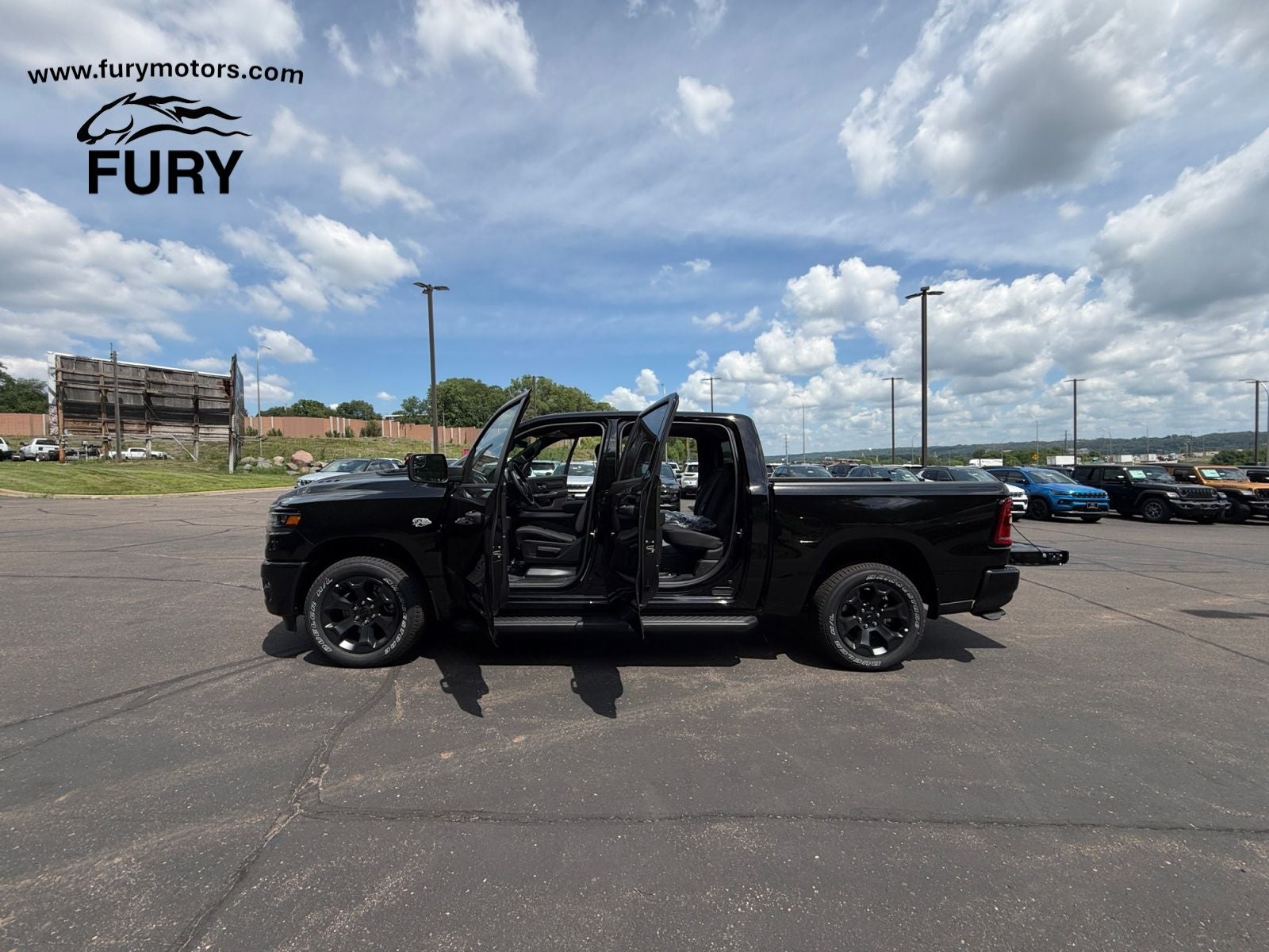 2026 RAM Ram 1500 RAM 1500 EXPRESS CREW CAB 4X4 5'7' BOX