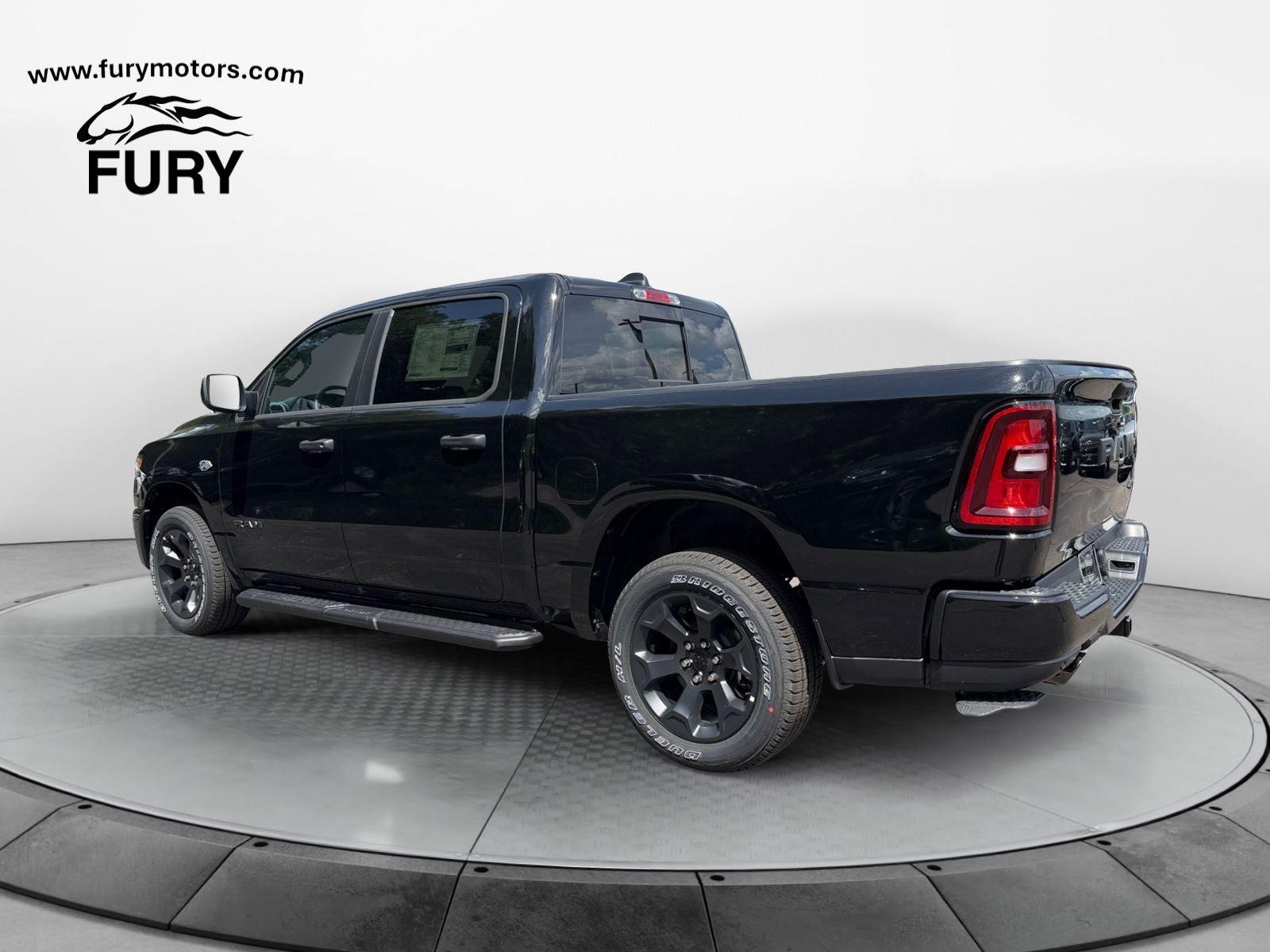 2026 RAM Ram 1500 RAM 1500 EXPRESS CREW CAB 4X4 5'7' BOX