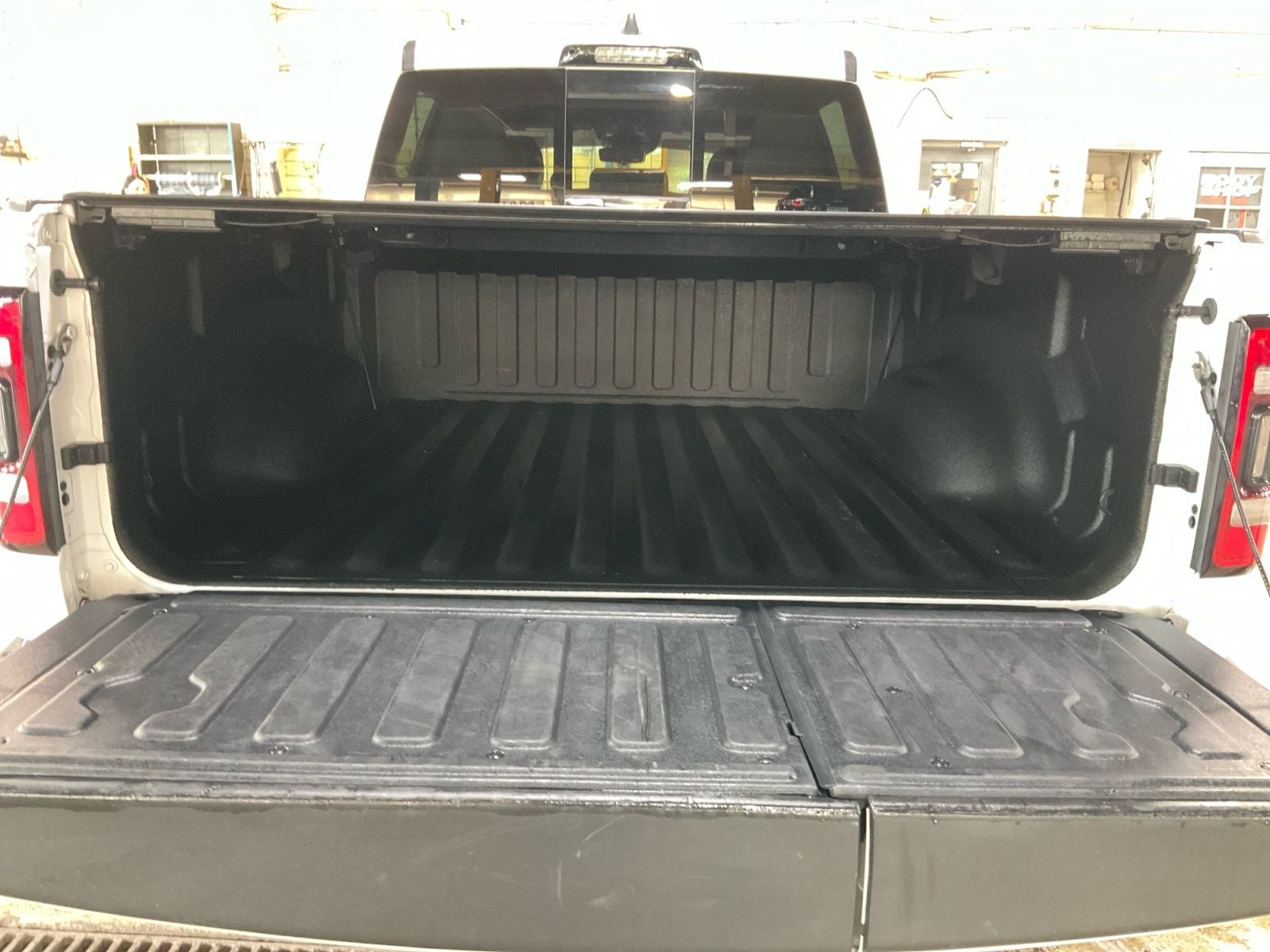 2023 RAM 1500 Limited Crew Cab 4x4 5'7' Box