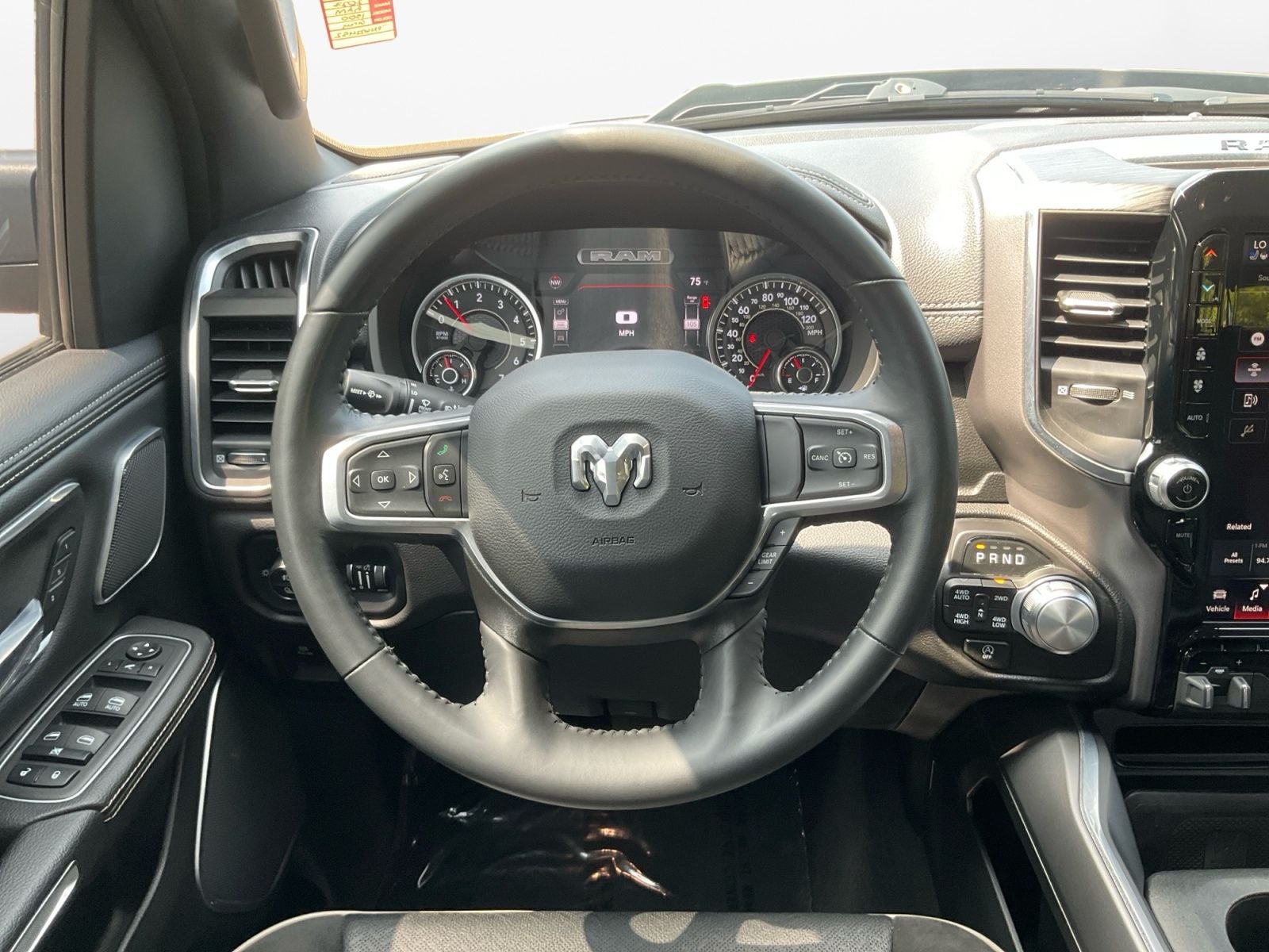 2023 RAM 1500 Laramie Crew Cab 4x4 5'7' Box