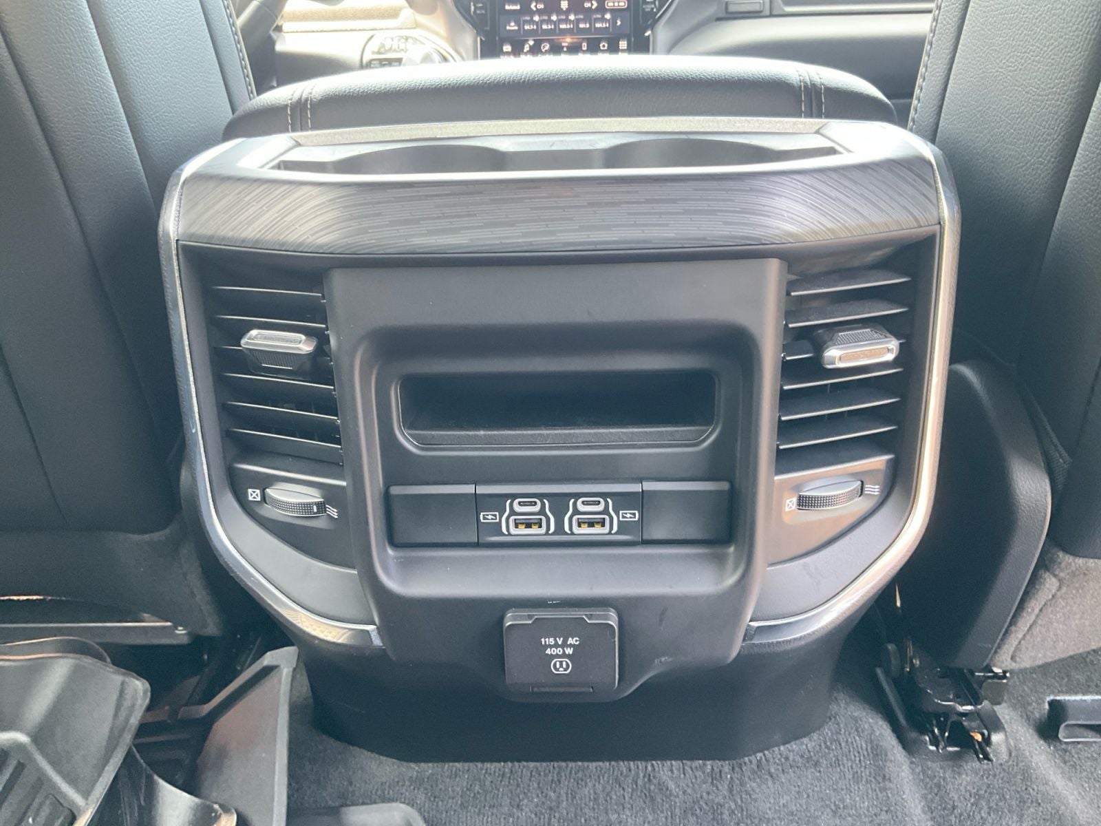 2023 RAM 1500 Laramie Crew Cab 4x4 5'7' Box
