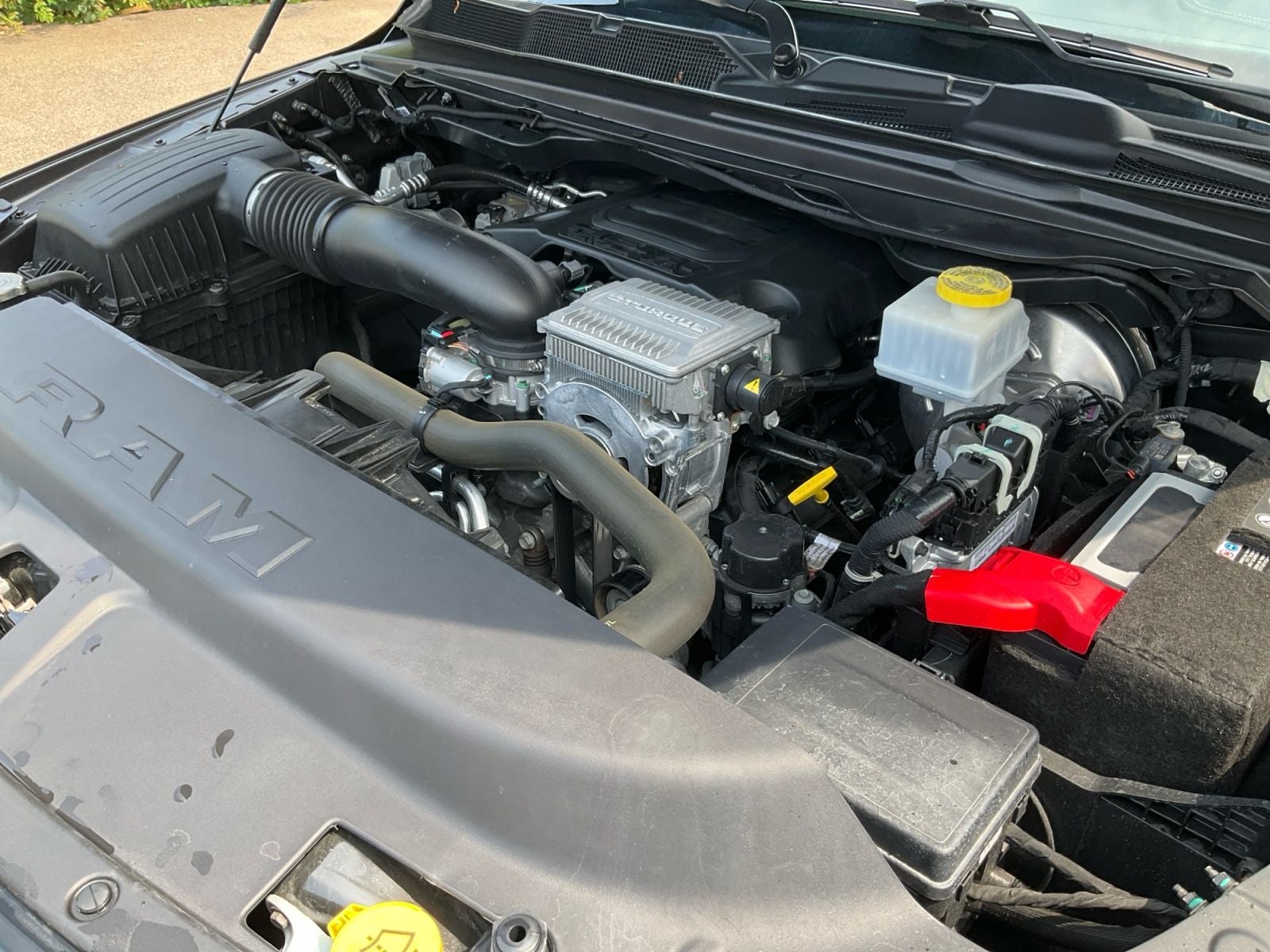 2023 RAM 1500 Laramie Crew Cab 4x4 5'7' Box