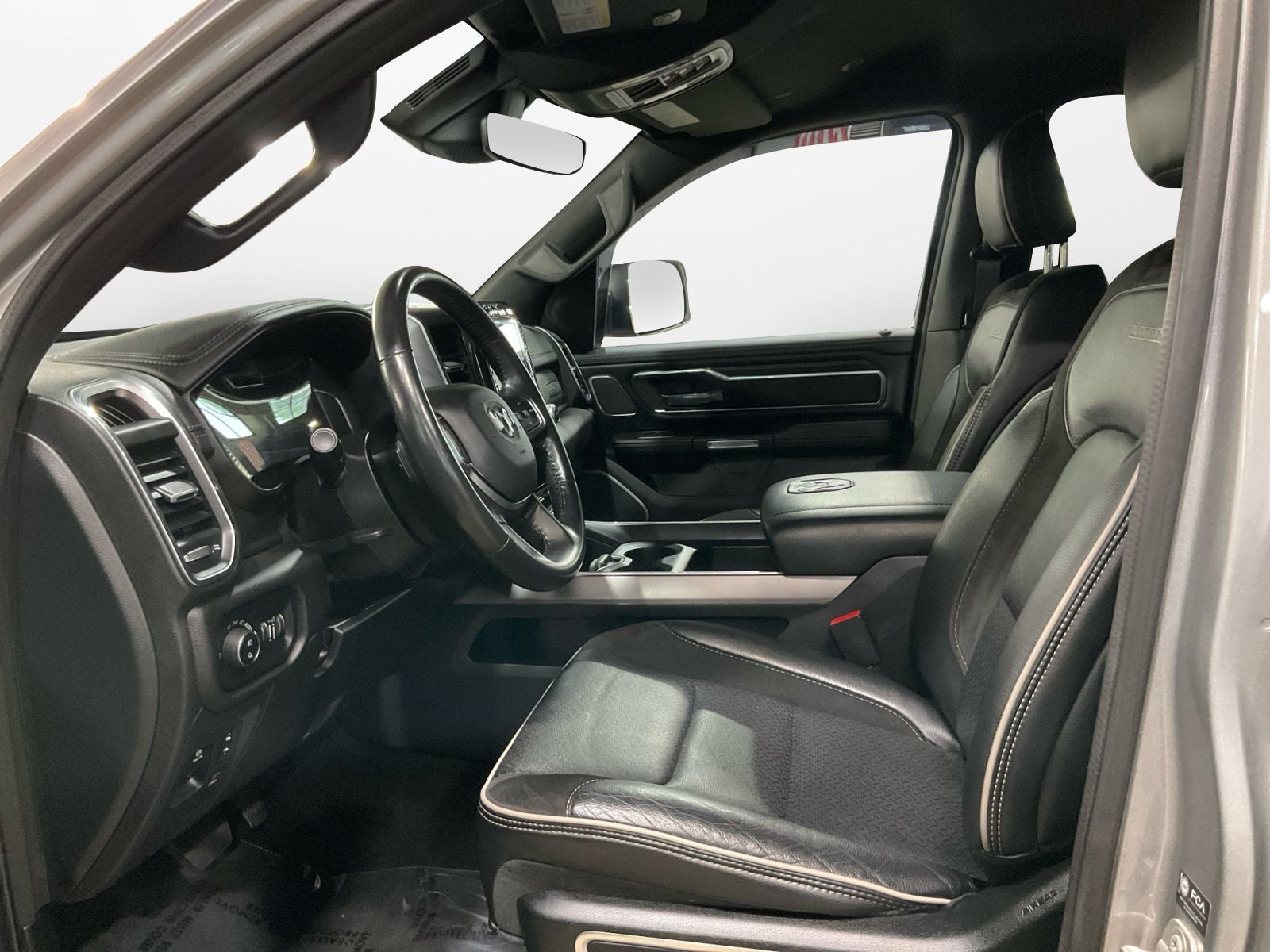 2023 RAM 1500 Laramie Crew Cab 4x4 5'7' Box