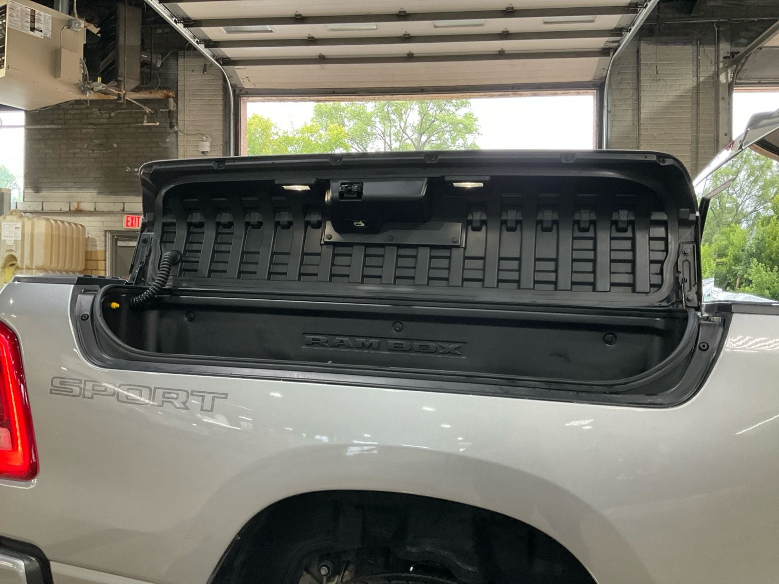 2023 RAM 1500 Laramie Crew Cab 4x4 5'7' Box