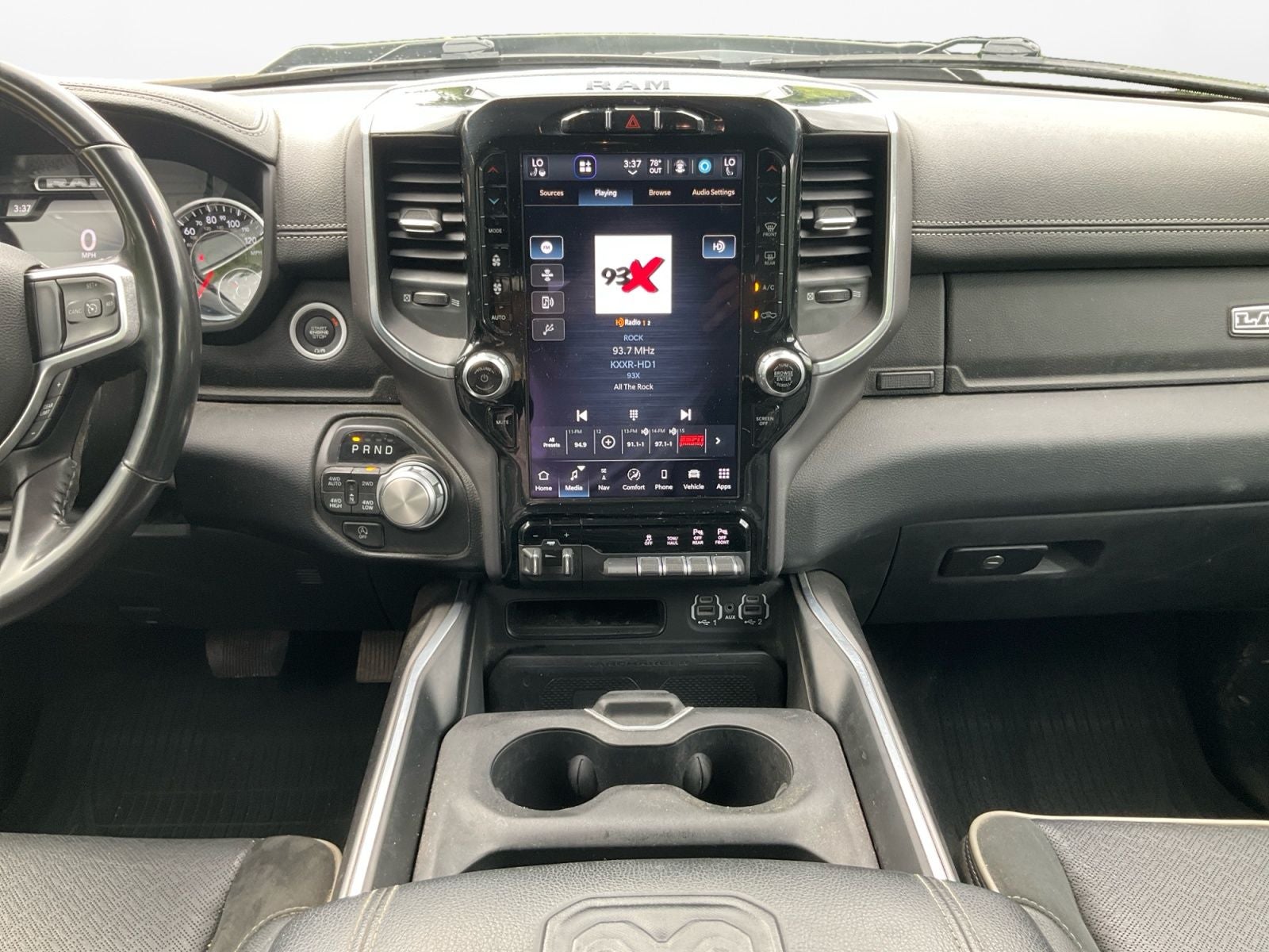 2022 RAM 1500 Laramie Crew Cab 4x4 5'7' Box