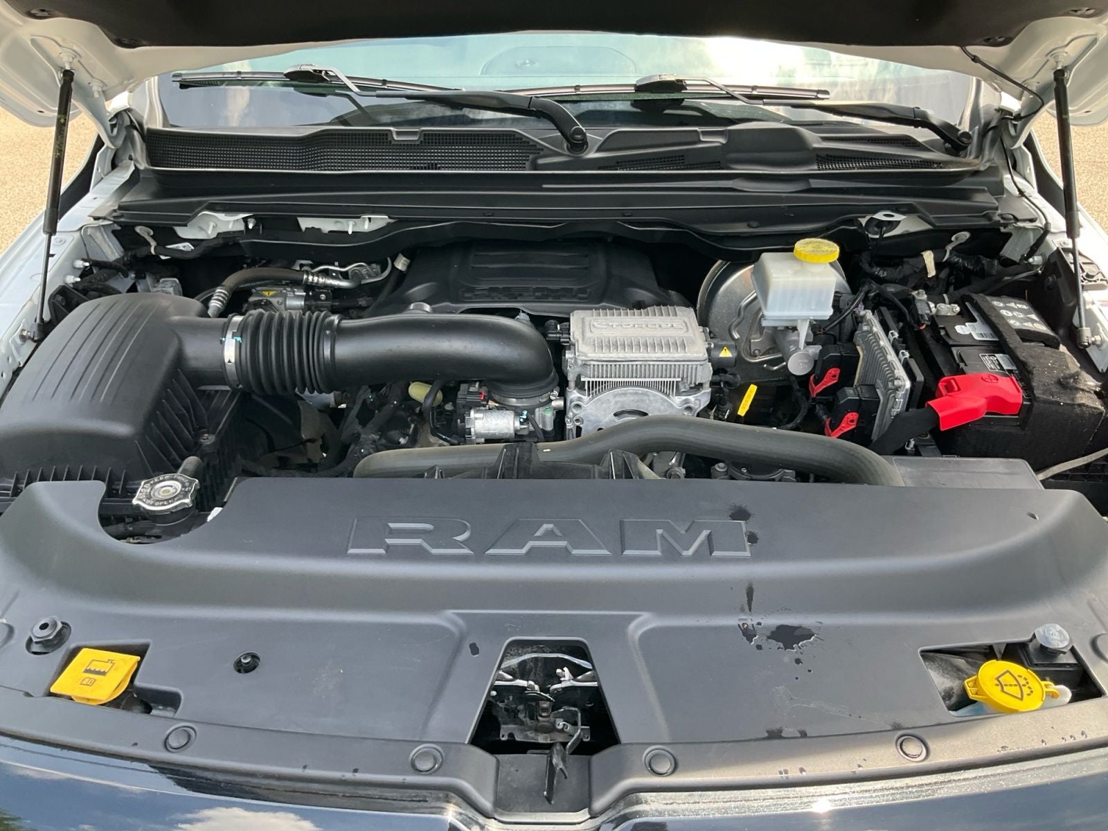 2022 RAM 1500 Laramie Crew Cab 4x4 5'7' Box