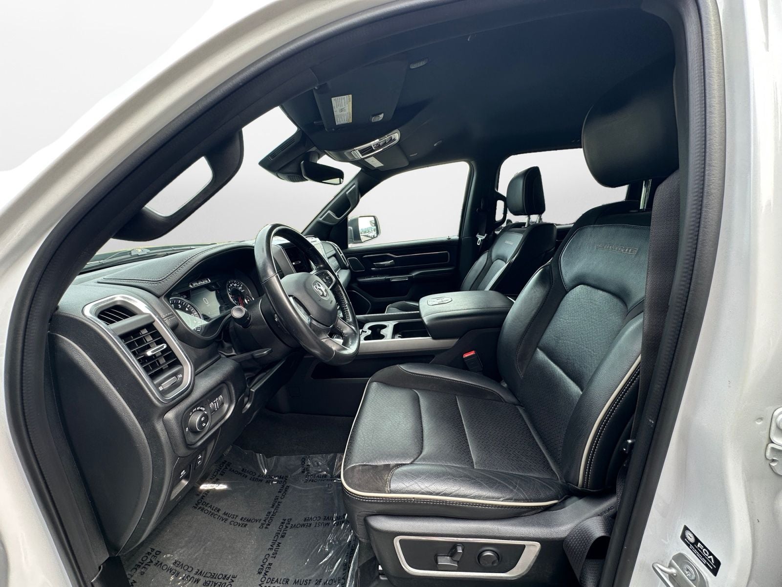 2022 RAM 1500 Laramie Crew Cab 4x4 5'7' Box