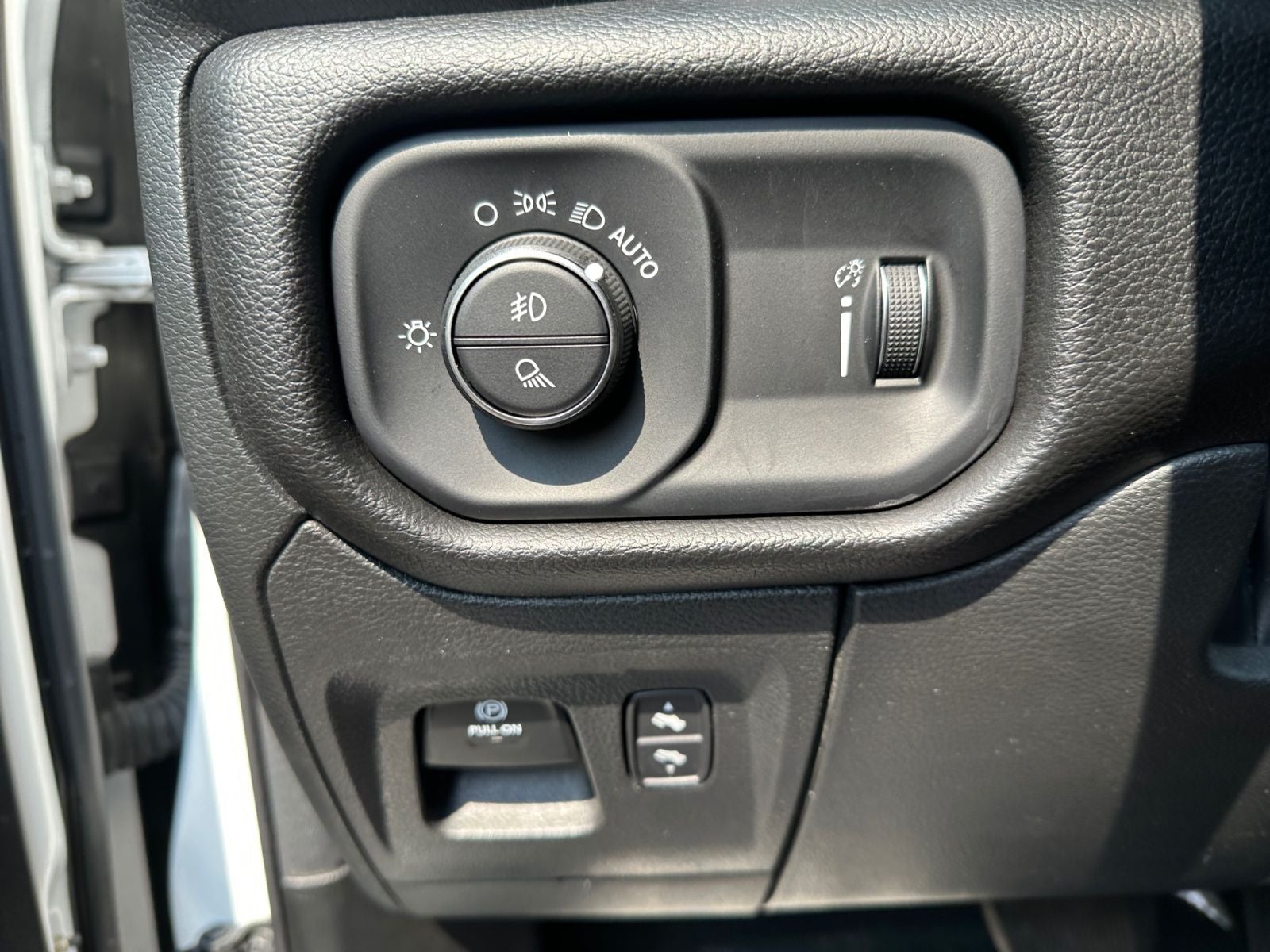 2023 RAM 1500 Big Horn Crew Cab 4x4 6'4' Box